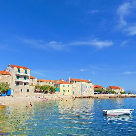 Апартаменты Zora Near Pebbled Beach *